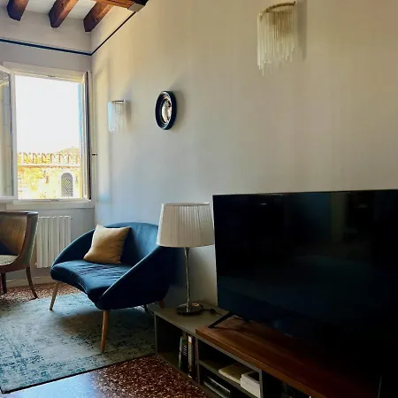 Apartment With View In Venice, Arsenale.-2